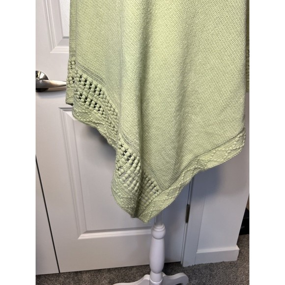 Steve Madden Hooded Cape Poncho Womens one size Asymmetrical Knit Celadon Green - Picture 3 of 9